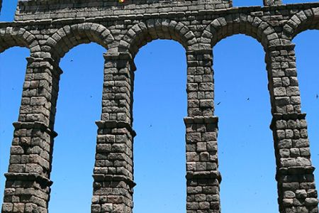 セゴビア（水道橋）